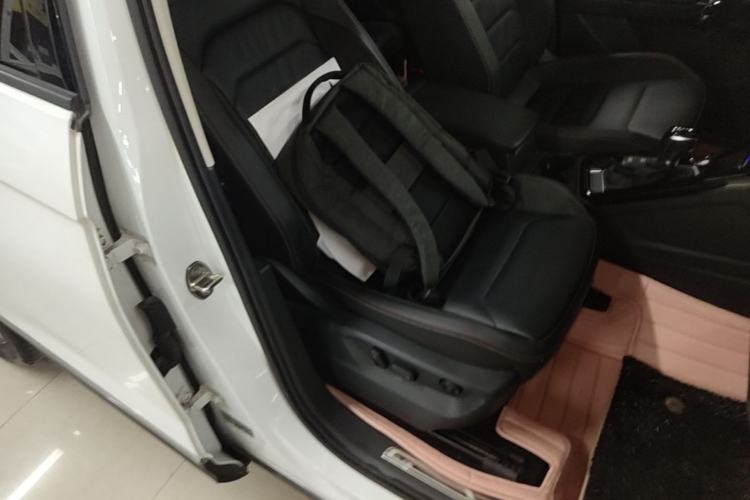 Used Volkswagen Tayron 2020 280TSI Two-Wheel Drive Luxury Connect Edition Right Front Seat