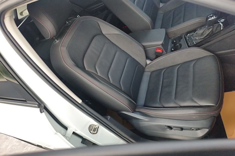 Used Volkswagen Tayron 2020 330TSI Two-Wheel Drive Luxury Smart Connectivity Version Right Front Seat
