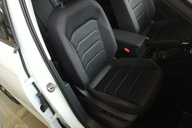 Used Volkswagen Tayron 2020 330TSI Two-Wheel Drive Luxury Smart Connectivity Version Right Front Seat