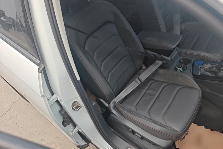 Used Volkswagen Tayron 2020 330TSI Two-Wheel Drive Luxury Smart Connectivity Version Right Front Seat