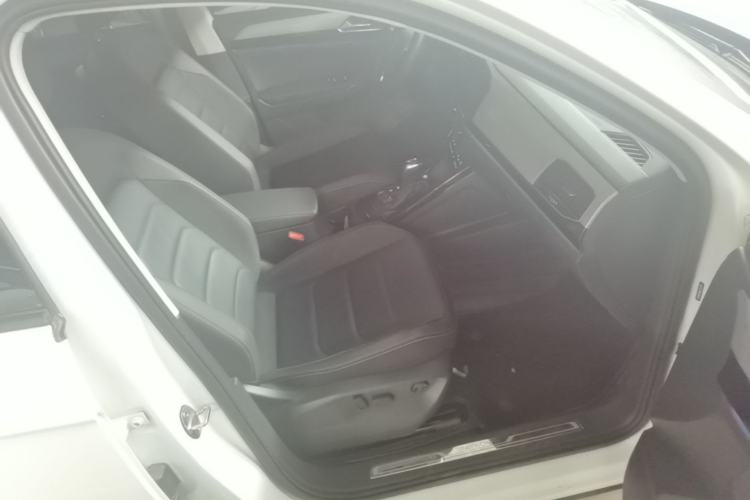 Used Volkswagen Tayron 2020 330TSI Two-Wheel Drive Luxury Smart Connectivity Version Right Front Seat