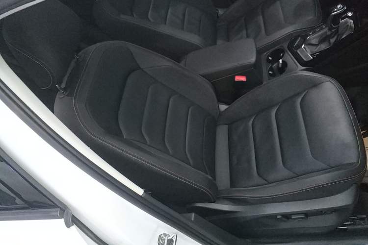 Used Volkswagen Tayron 2020 330TSI Two-Wheel Drive Luxury Smart Connectivity Version Right Front Seat