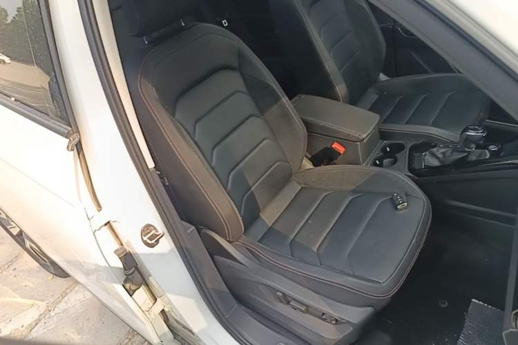 Used Volkswagen Tayron 2020 330TSI Two-Wheel Drive Luxury Smart Connectivity Version Right Front Seat