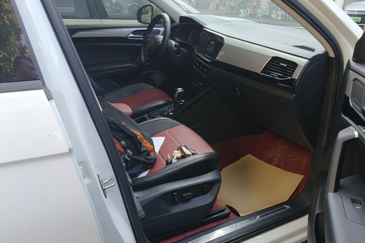 Used Volkswagen Tayron 2020 280TSI Two-Wheel Drive Luxury Connect Edition Right Front Seat
