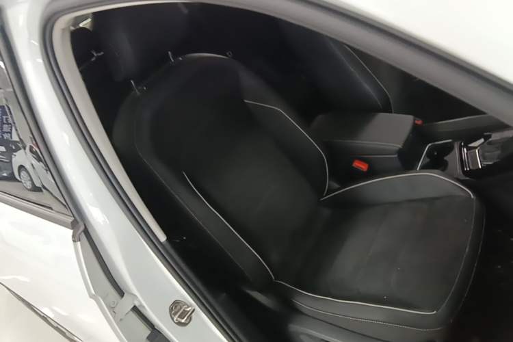 Used Volkswagen Tayron 2020 330TSI Two-Wheel Drive Luxury Connected Pro Edition Right Front Seat