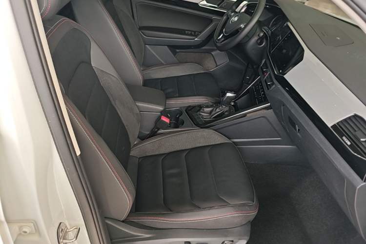 Used Volkswagen Tayron 2020 330TSI Two-Wheel Drive Luxury Smart Connectivity Version Right Front Seat
