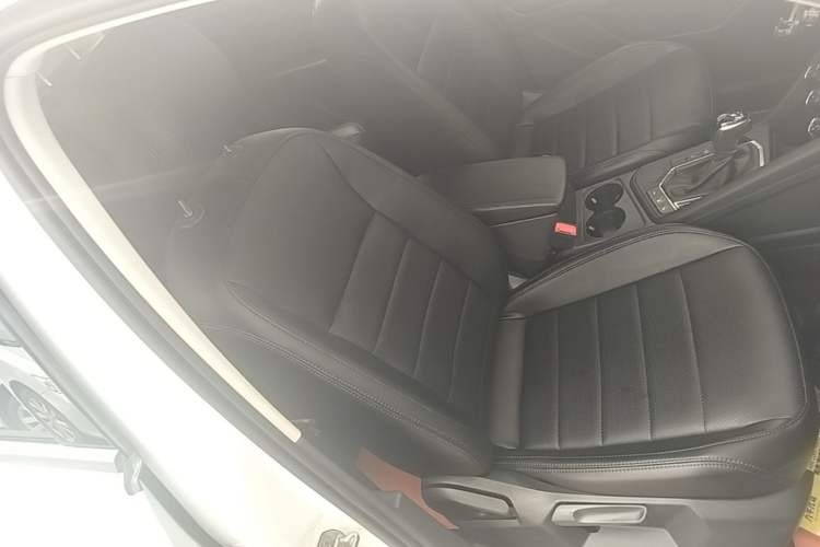 Used Volkswagen Tayron 2020 280TSI Two-Wheel Drive Comfort Connect Edition Right Front Seat