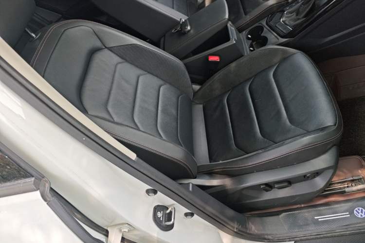 Used Volkswagen Tayron 2020 330TSI Two-Wheel Drive Luxury Smart Connectivity Version Right Front Seat