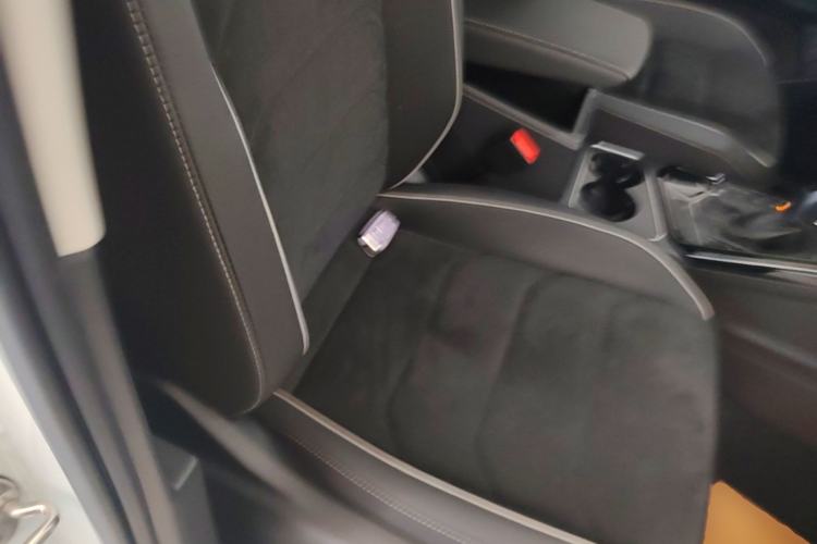 Used Volkswagen Tayron 2020 330TSI Two-Wheel Drive Luxury Connected Pro Edition Right Front Seat