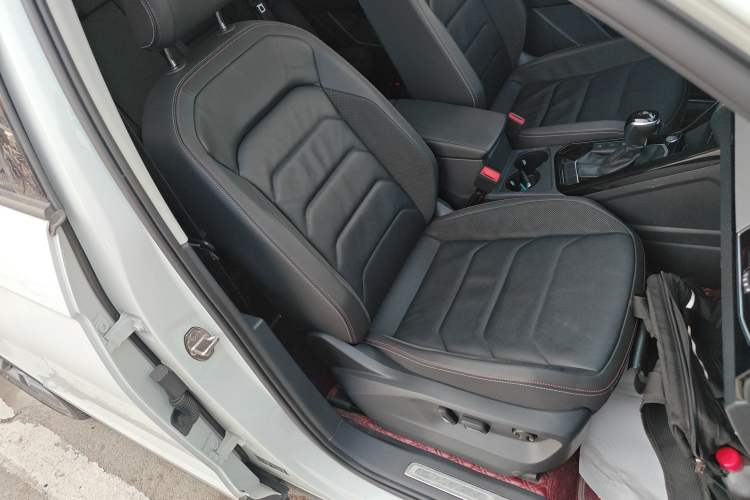 Used Volkswagen Tayron 2020 330TSI Two-Wheel Drive Luxury Smart Connectivity Version Right Front Seat