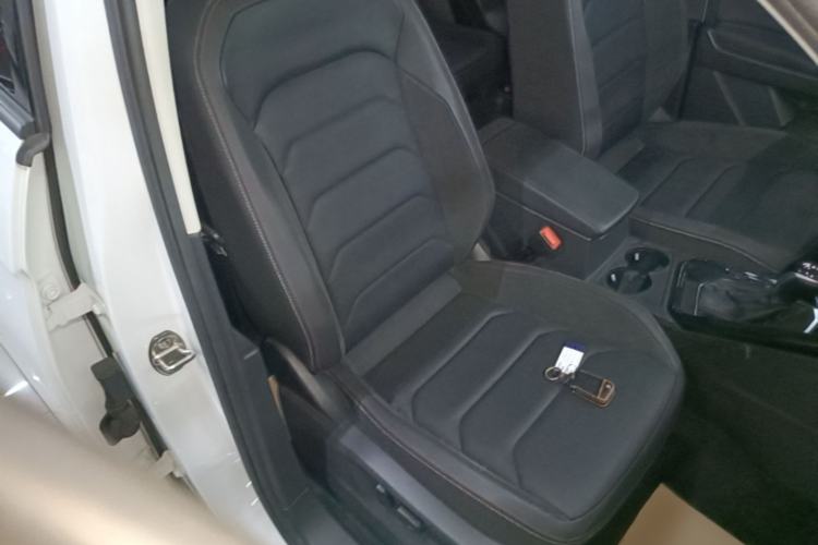 Used Volkswagen Tayron 2020 330TSI Two-Wheel Drive Luxury Smart Connectivity Version Right Front Seat