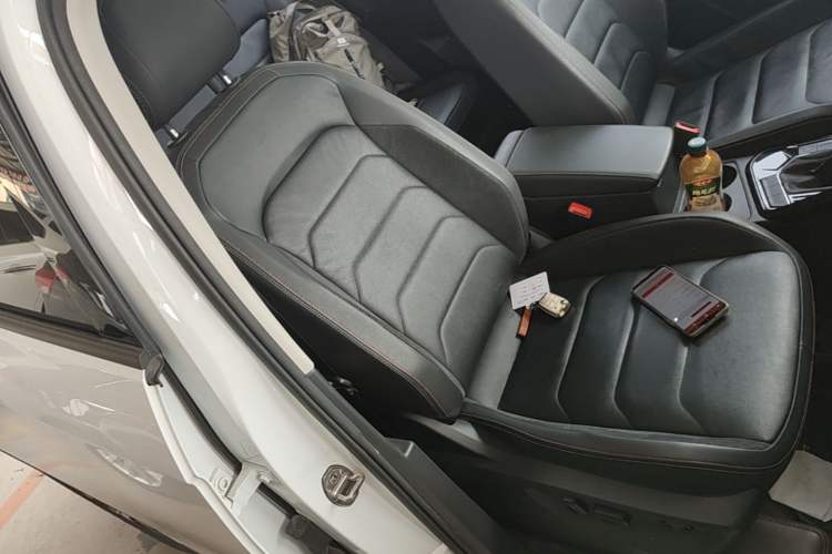 Used Volkswagen Tayron 2020 330TSI Two-Wheel Drive Luxury Smart Connectivity Version Right Front Seat