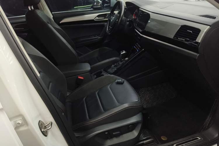 Used Volkswagen Tayron 2020 280TSI Two-Wheel Drive Luxury Connect Edition Right Front Seat