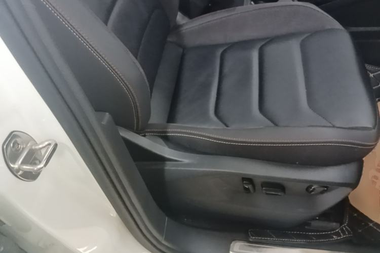 Used Volkswagen Tayron 2020 280TSI Two-Wheel Drive Luxury Connect Edition Right Front Seat