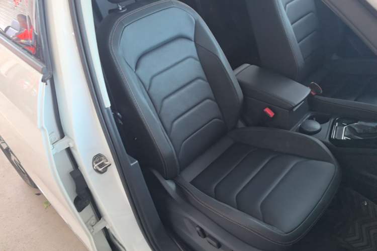 Used Volkswagen Tayron 2020 330TSI Two-Wheel Drive Luxury Smart Connectivity Version Right Front Seat