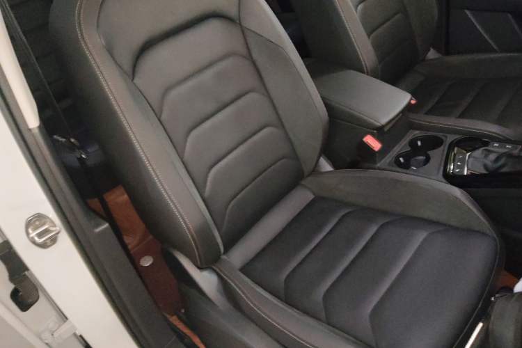 Used Volkswagen Tayron 2020 330TSI Two-Wheel Drive Luxury Smart Connectivity Version Right Front Seat