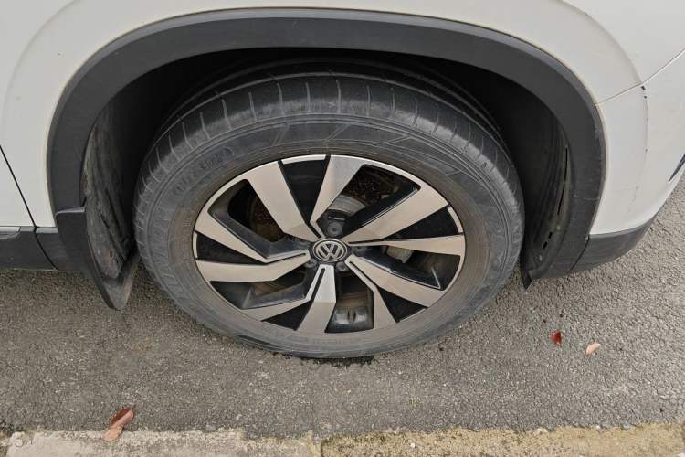 Used Volkswagen Tayron 2020 280TSI Two-Wheel Drive Luxury Connect Edition Right Front Wheel Hub