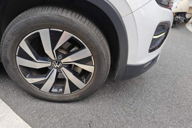 Used Volkswagen Tayron 2020 330TSI Two-Wheel Drive Luxury Smart Connectivity Version Right Front Wheel Hub