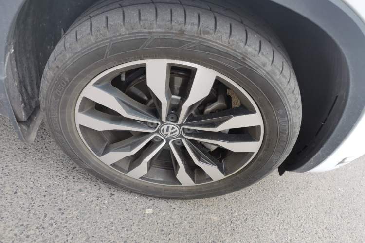 Used Volkswagen Tayron 2020 380TSI All-Wheel Drive R-Line Connected Version Right Front Wheel Hub