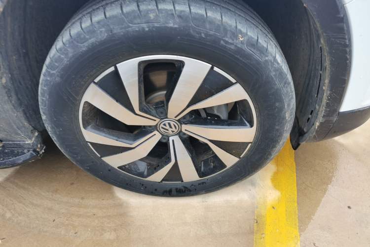 Used Volkswagen Tayron 2020 330TSI Two-Wheel Drive Luxury Smart Connectivity Version Right Front Wheel Hub