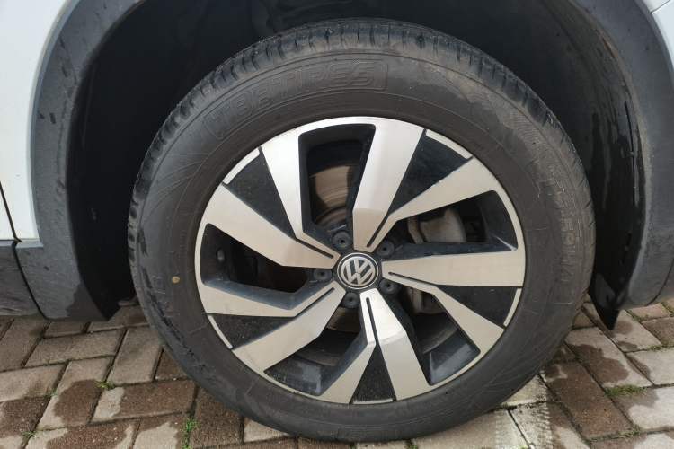 Used Volkswagen Tayron 2020 330TSI Two-Wheel Drive Luxury Smart Connectivity Version Right Front Wheel Hub