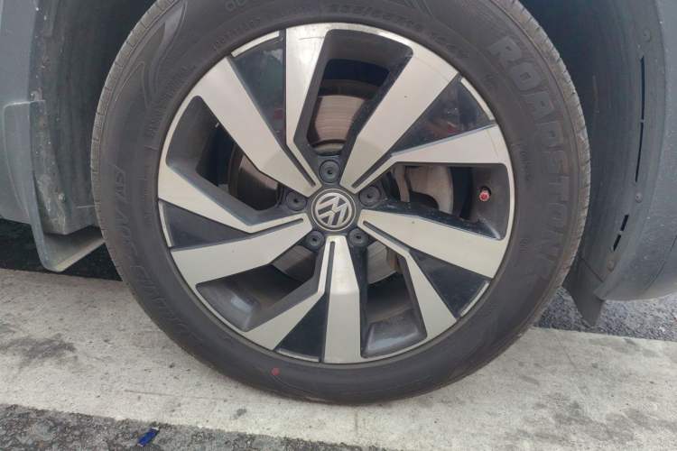 Used Volkswagen Tayron 2020 330TSI Two-Wheel Drive Luxury Smart Connectivity Version Right Front Wheel Hub