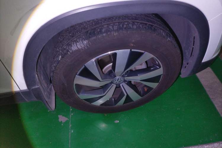 Used Volkswagen Tayron 2020 330TSI Two-Wheel Drive Luxury Smart Connectivity Version Right Front Wheel Hub