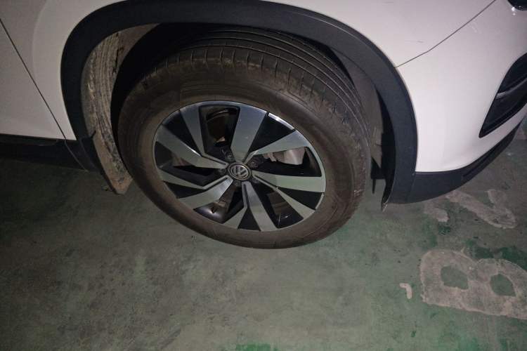 Used Volkswagen Tayron 2020 330TSI Two-Wheel Drive Luxury Smart Connectivity Version Right Front Wheel Hub