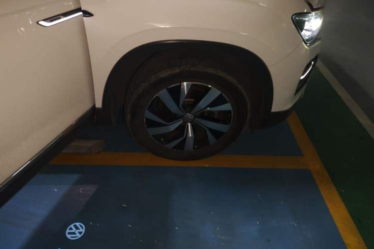 Used Volkswagen Tayron 2020 330TSI Two-Wheel Drive Luxury Smart Connectivity Version Right Front Wheel Hub