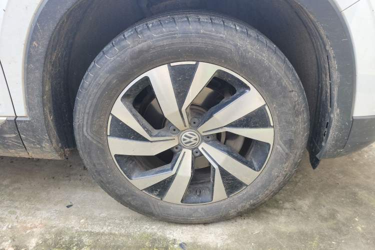 Used Volkswagen Tayron 2020 330TSI Two-Wheel Drive Luxury Smart Connectivity Version Right Front Wheel Hub