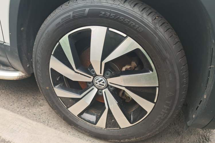 Used Volkswagen Tayron 2020 280TSI Two-Wheel Drive Luxury Connect Edition Right Front Wheel Hub