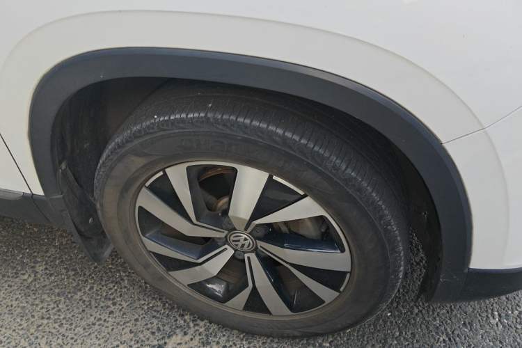 Used Volkswagen Tayron 2020 330TSI Two-Wheel Drive Luxury Smart Connectivity Version Right Front Wheel Hub
