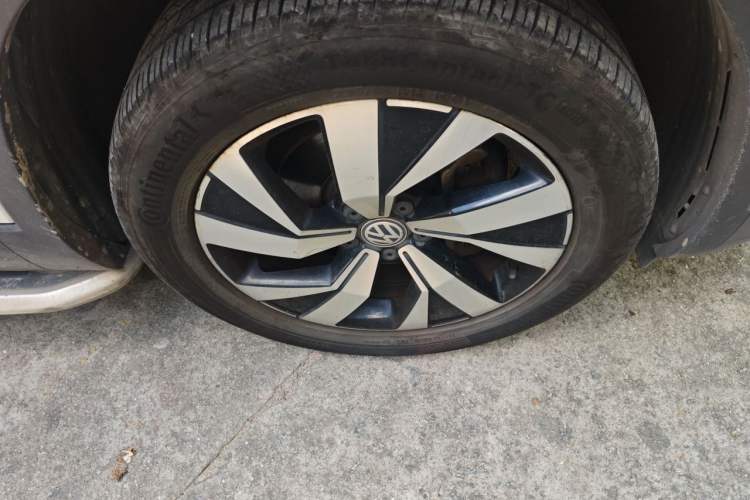 Used Volkswagen Tayron 2020 330TSI Two-Wheel Drive Luxury Smart Connectivity Version Right Front Wheel Hub