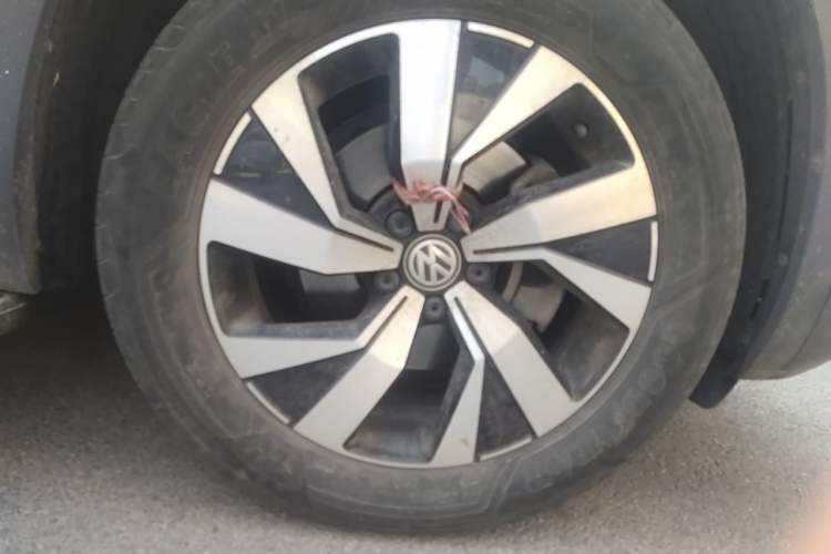 Used Volkswagen Tayron 2020 330TSI Two-Wheel Drive Luxury Smart Connectivity Version Right Front Wheel Hub