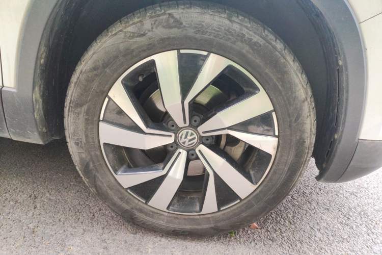 Used Volkswagen Tayron 2020 330TSI Two-Wheel Drive Luxury Smart Connectivity Version Right Front Wheel Hub