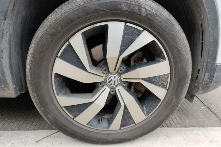 Used Volkswagen Tayron 2020 330TSI Two-Wheel Drive Luxury Smart Connectivity Version Right Front Wheel Hub