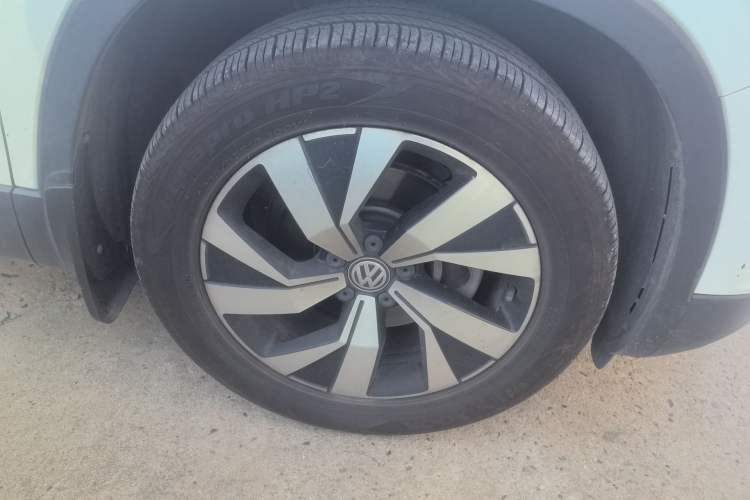 Used Volkswagen Tayron 2020 330TSI Two-Wheel Drive Luxury Smart Connectivity Version Right Front Wheel Hub