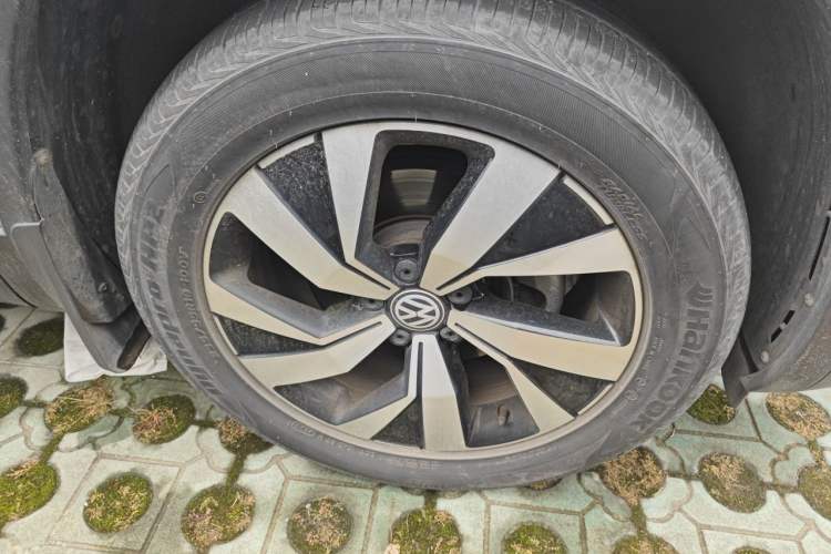 Used Volkswagen Tayron 2020 280TSI Two-Wheel Drive Luxury Connect Edition Right Front Wheel Hub