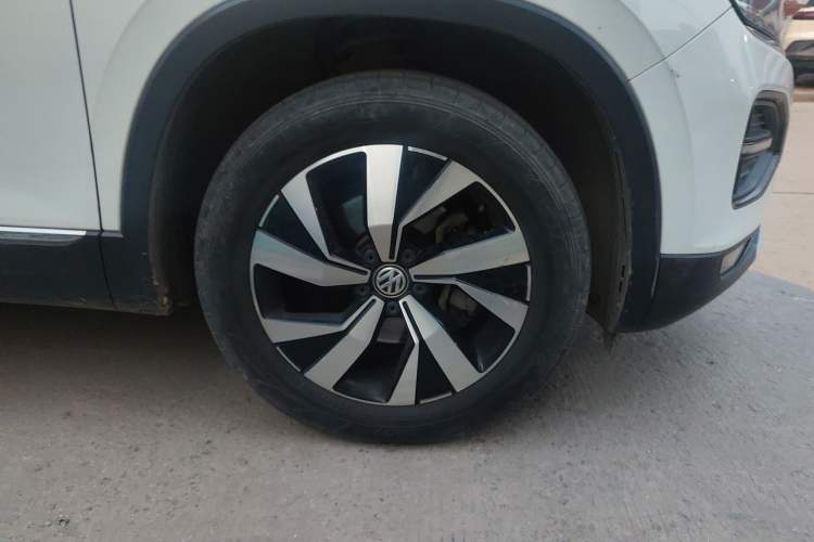 Used Volkswagen Tayron 2020 330TSI Two-Wheel Drive Luxury Smart Connectivity Version Right Front Wheel Hub
