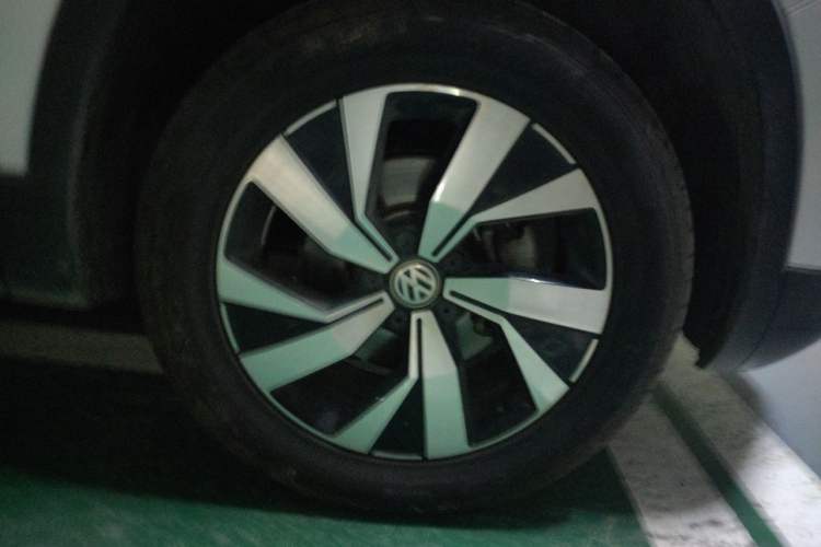 Used Volkswagen Tayron 2020 280TSI Two-Wheel Drive Luxury Connect Edition Right Front Wheel Hub