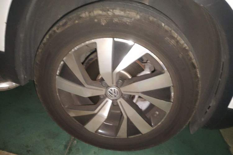 Used Volkswagen Tayron 2020 330TSI Two-Wheel Drive Luxury Smart Connectivity Version Right Front Wheel Hub