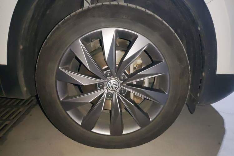Used Volkswagen Tayron 2020 330TSI Two-Wheel Drive Luxury Smart Connectivity Version Right Front Wheel Hub