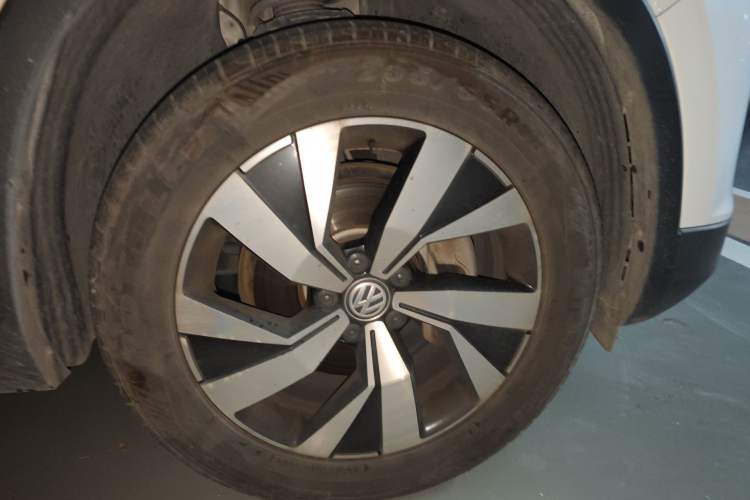 Used Volkswagen Tayron 2020 330TSI Two-Wheel Drive Luxury Smart Connectivity Version Right Front Wheel Hub