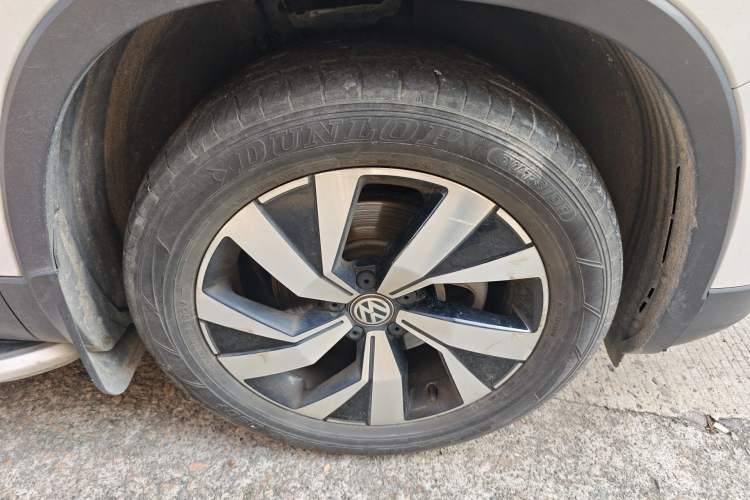 Used Volkswagen Tayron 2020 330TSI Two-Wheel Drive Luxury Smart Connectivity Version Right Front Wheel Hub