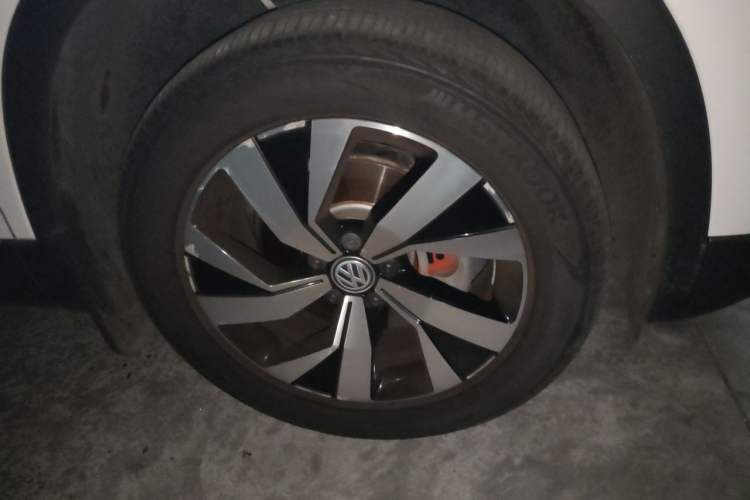 Used Volkswagen Tayron 2020 330TSI Two-Wheel Drive Luxury Smart Connectivity Version Right Front Wheel Hub