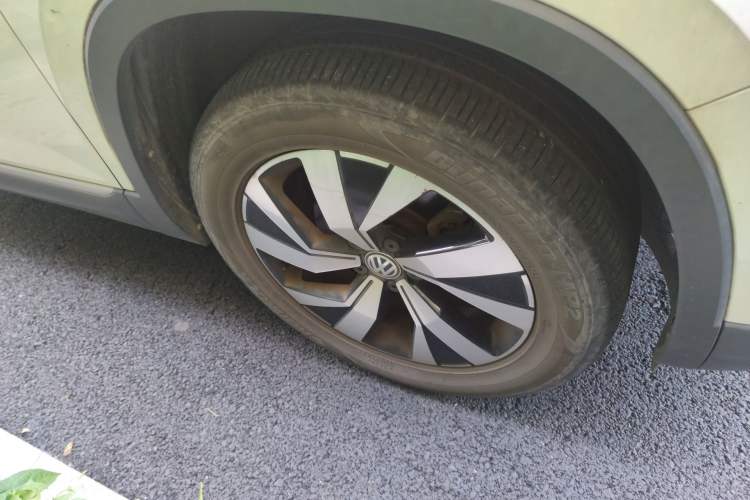 Used Volkswagen Tayron 2020 330TSI Two-Wheel Drive Luxury Smart Connectivity Version Right Front Wheel Hub