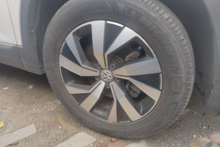Used Volkswagen Tayron 2020 330TSI Two-Wheel Drive Luxury Smart Connectivity Version Right Front Wheel Hub