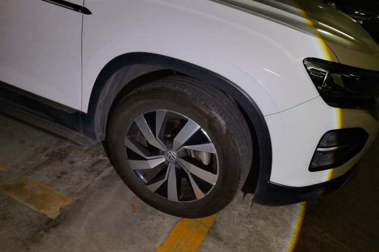 Used Volkswagen Tayron 2020 330TSI Two-Wheel Drive Luxury Smart Connectivity Version Right Front Wheel Hub
