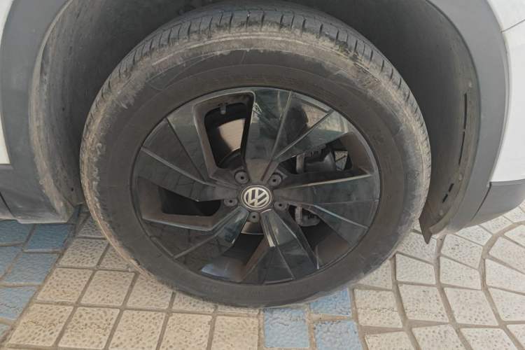 Used Volkswagen Tayron 2020 330TSI Two-Wheel Drive Luxury Connected Pro Edition Right Front Wheel Hub