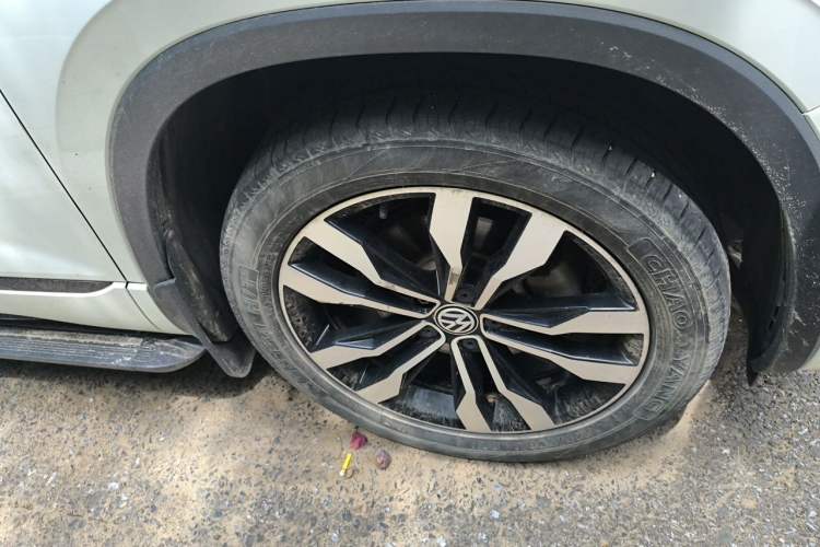 Used Volkswagen Tayron 2020 380TSI All-Wheel Drive R-Line Connected Version Right Front Wheel Hub